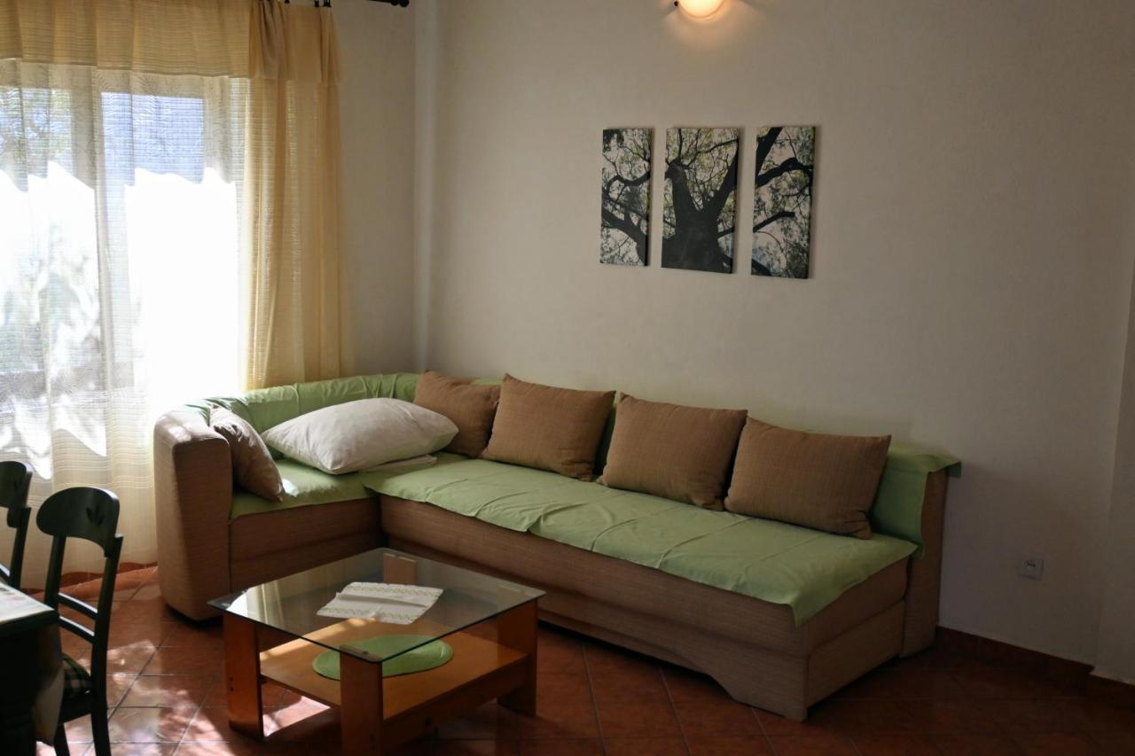 Apartments Tea Pag Паг Екстер'єр фото