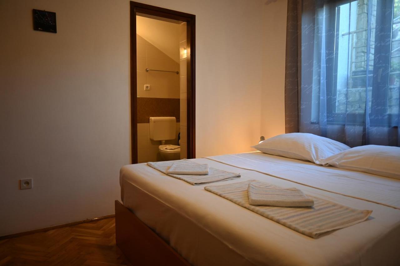 Apartments Tea Pag Паг Екстер'єр фото