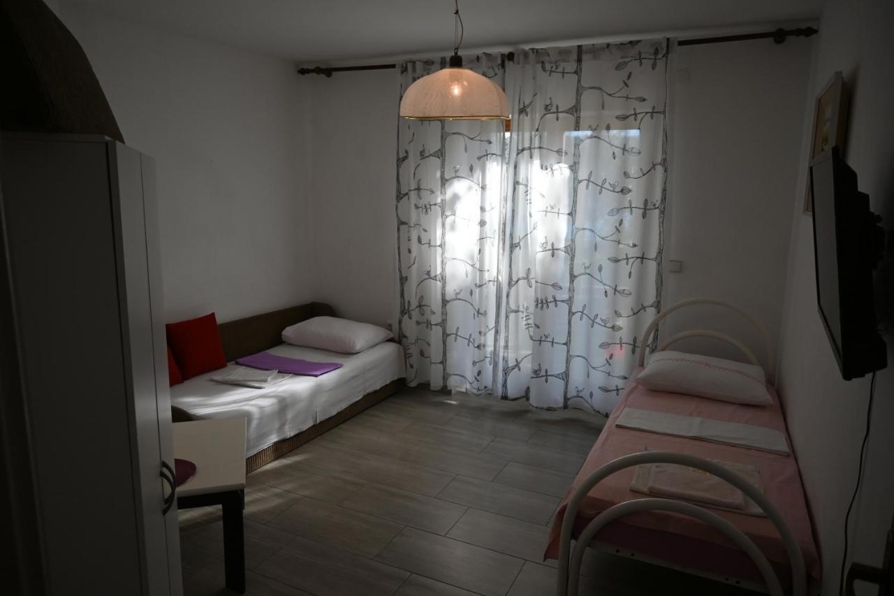 Apartments Tea Pag Паг Екстер'єр фото