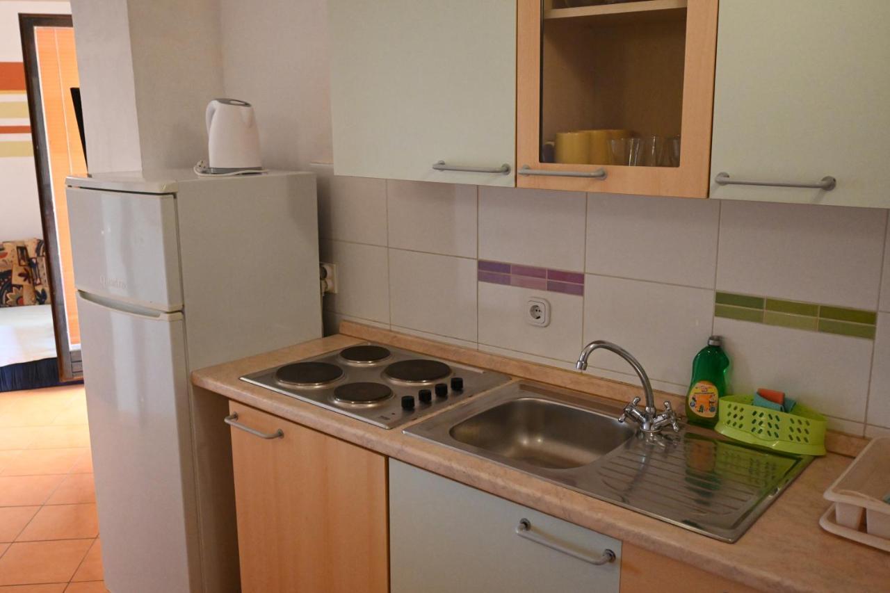 Apartments Tea Pag Паг Екстер'єр фото