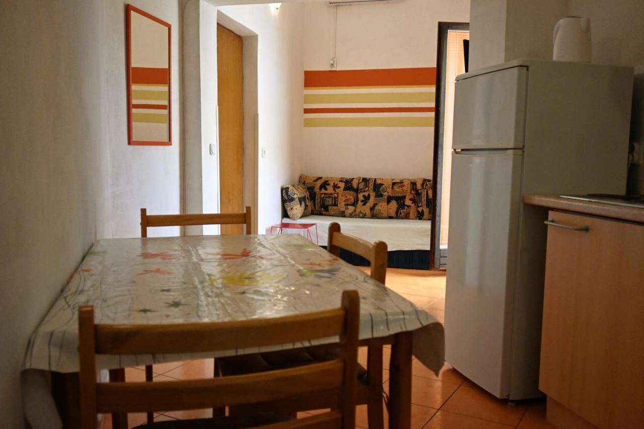 Apartments Tea Pag Паг Екстер'єр фото