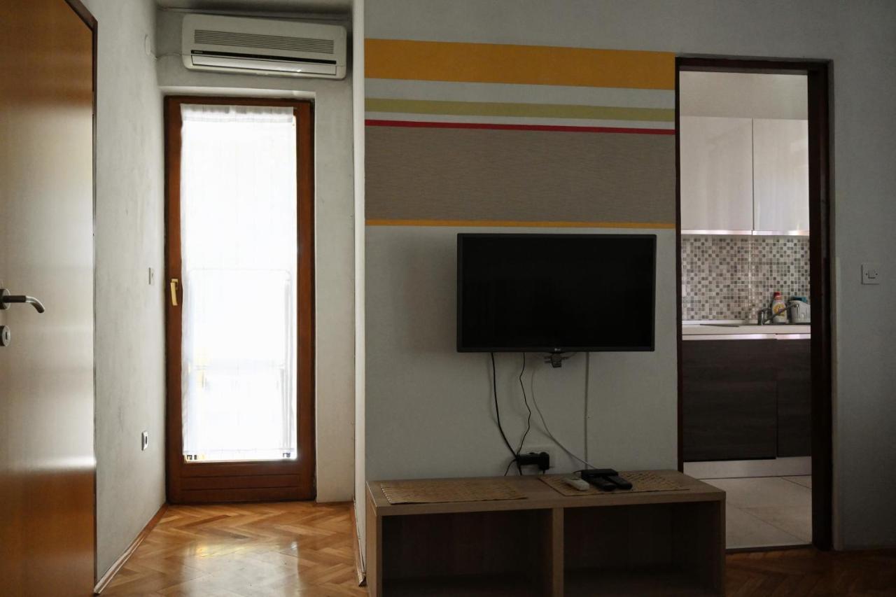 Apartments Tea Pag Паг Екстер'єр фото